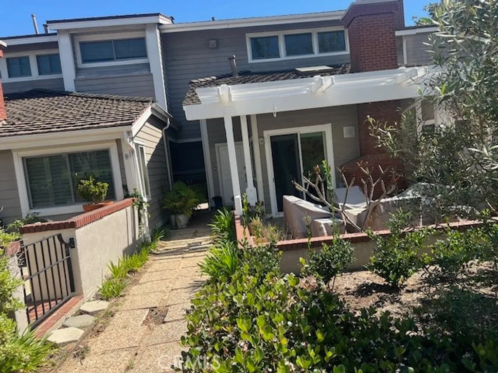 13 Catalina Court, Manhattan Beach, CA 90266