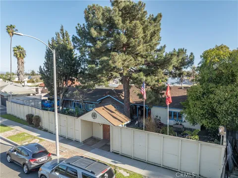 2812 W Orange Avenue, Anaheim, CA MLS: PW25083552
