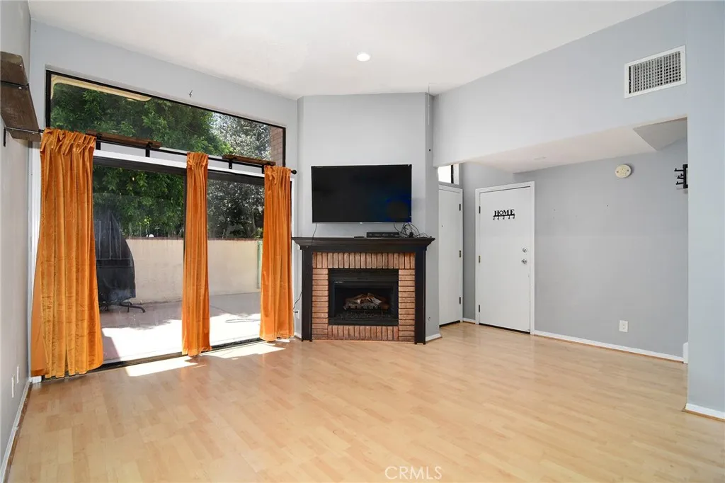 Additional image 7 of 18739 Hatteras Street Unit 55, Tarzana, CA 91356