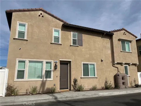 1420 W Plaza Del Amo, Torrance, CA MLS: SB25041262