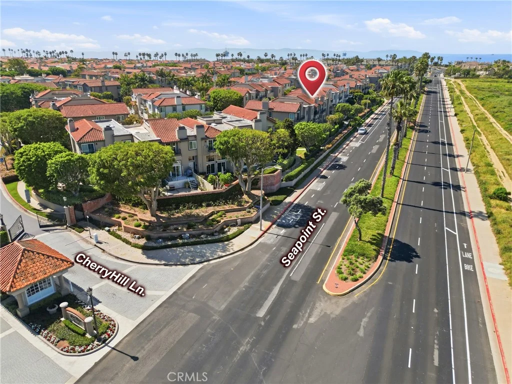 19225 Seabrook Cir, Huntington Beach, CA 92648