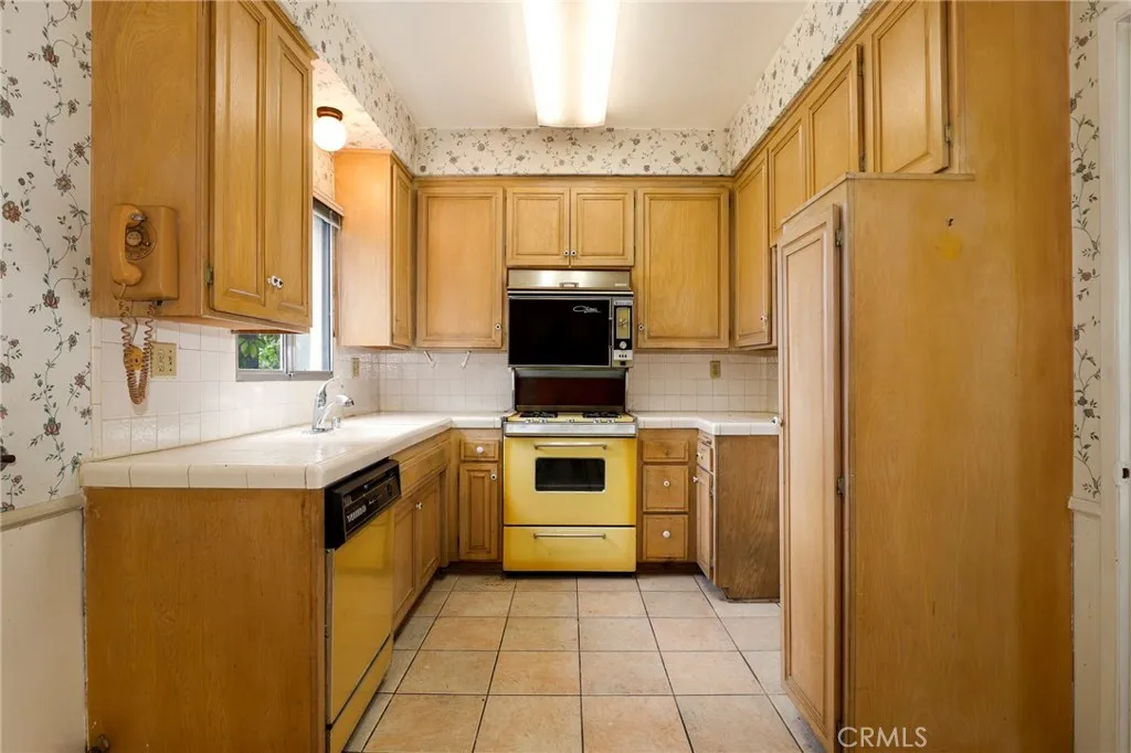 Additional image 31 of 822 S Windsor Boulevard Unit 203, Los Angeles, CA 90005