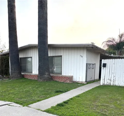 7701 Lindley Ave, Reseda, CA MLS: SR25037890