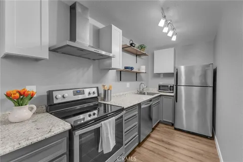 2822 N Auburn Ct Unit E213, Palm Springs, CA MLS: BB25086766