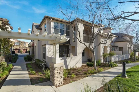 28519 Pietro Drive, Valencia, CA MLS: SR25056237