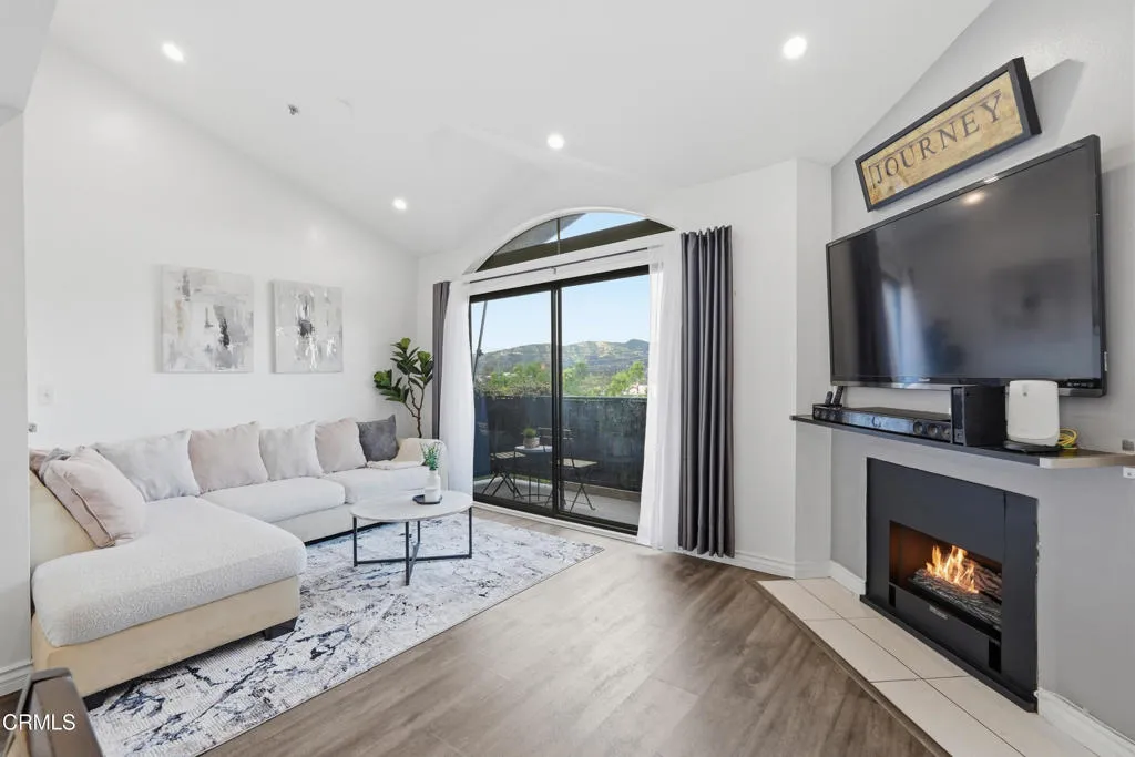 Additional image 3 of 450 W Dryden Street Unit 303, Glendale, CA 91202