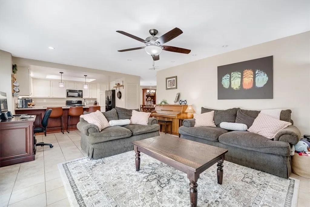 Additional image 13 of 9048 Meadowrun Pl, San Diego, CA 92129