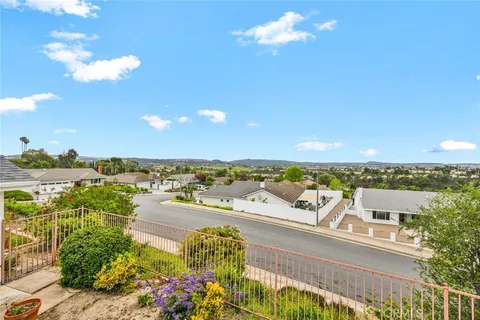 25141 Nueva Vista Drive, Laguna Niguel, CA MLS: OC25020490