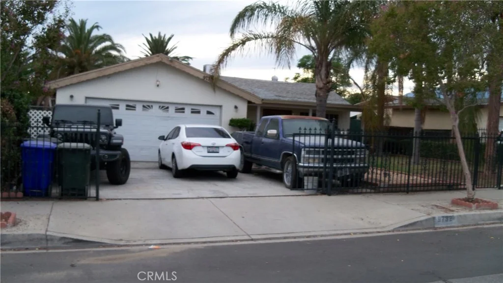 9732 Oleander Ave, Fontana, CA 92335 photo 3