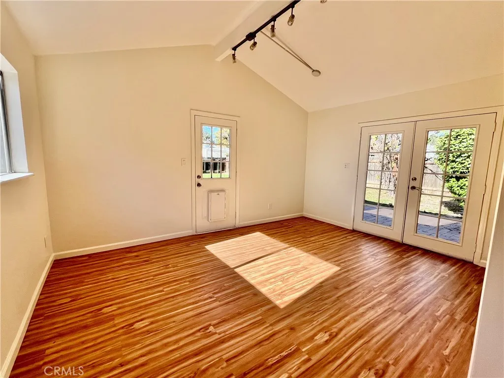 Additional image 16 of 7339 White Oak Ave, Reseda, CA 91335