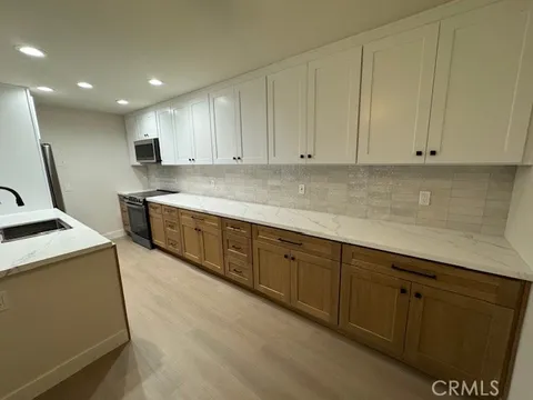 2521 W Sunflower Avenue Unit J7, Santa Ana, CA 92704 - MLS#: NP25054487