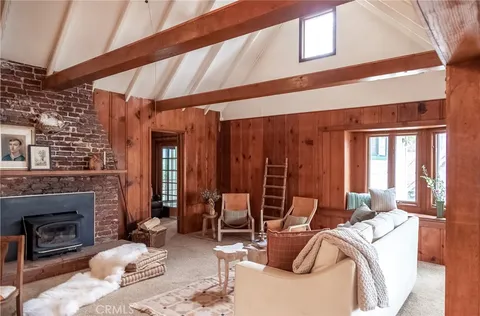 23696 Manzanita Drive, Crestline, CA MLS: IG25070057