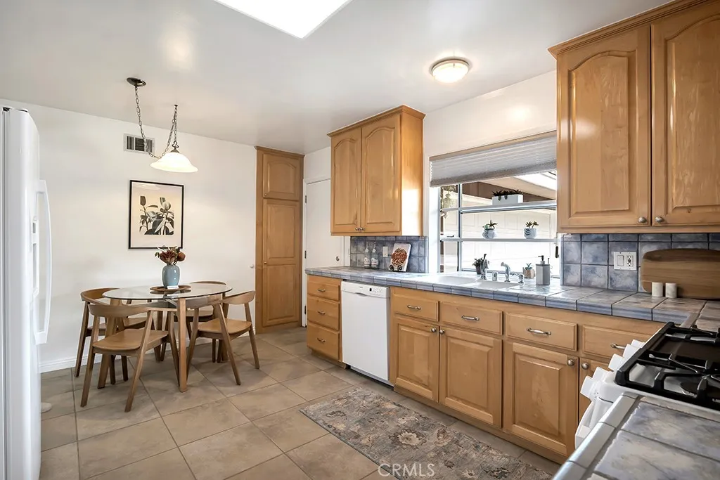 Additional image 55 of 20410 Marilla St, Chatsworth, CA 91311