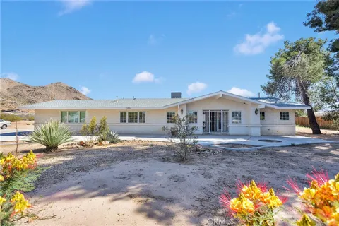 19846 Serrano Road, Apple Valley, CA MLS: CV25109934