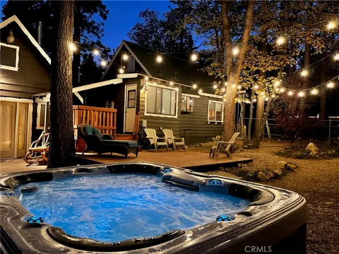 389 Spruce Lane, Sugarloaf, CA MLS: IG25059608