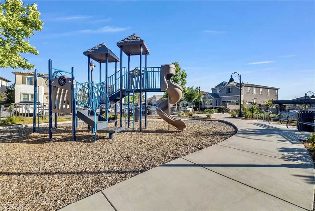 1164 Portola Oaks Dr, Lake Forest, CA 92610