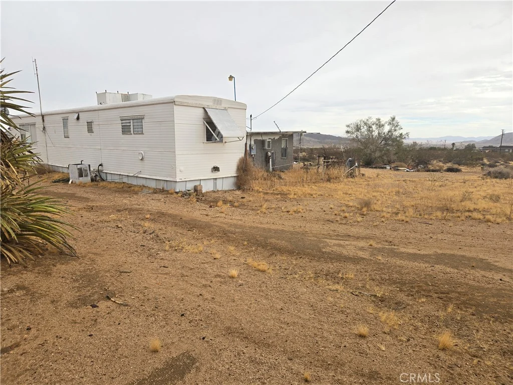 1825 Cherokee Trail, Landers, CA 92285 photo 3