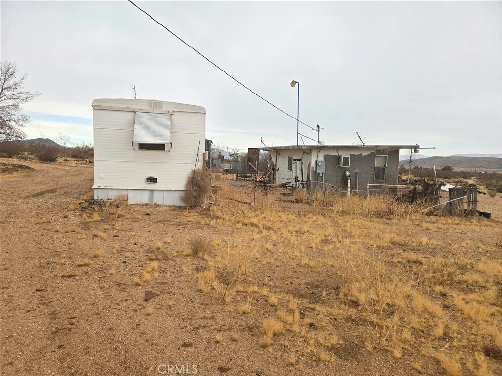 1825 Cherokee Trail, Landers, CA 92285 photo 4