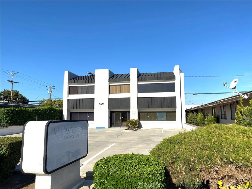 669 S 2nd Avenue, Covina, CA 91723