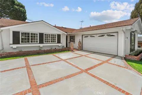 7016 Abbottswood Drive, Rancho Palos Verdes, CA 90275 - MLS#: PV25034938