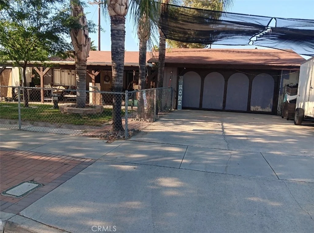 260 W Wright St, Hemet, CA 92543 photo 2
