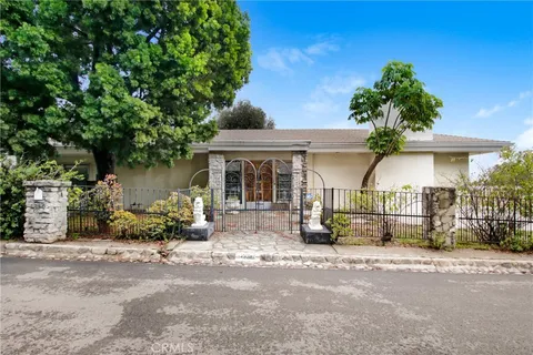 1330 San Remo Drive, Pacific Palisades, CA MLS: CV25041813