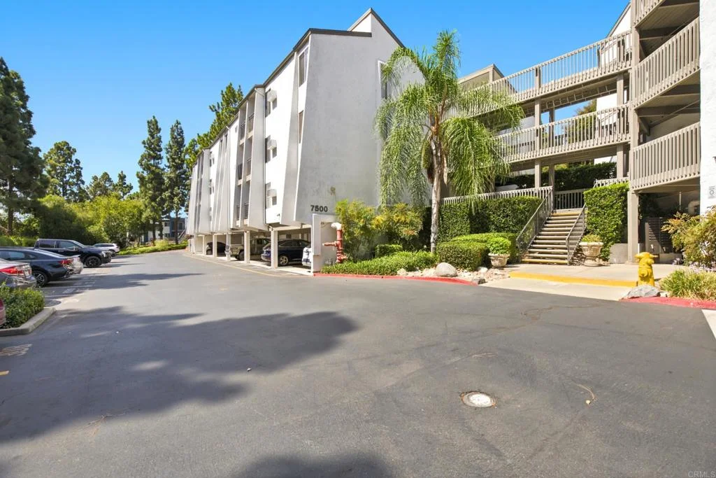 7500 Parkway Drive Unit 207, La Mesa, CA 91942