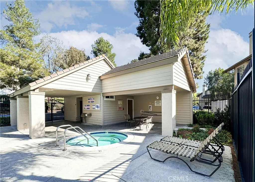 24353 Marquis CT Unit 301, Laguna Hills, CA 92653