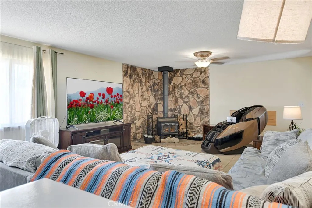 Additional image 7 of 21495 Minodoka Rd, Apple Valley, CA 92308