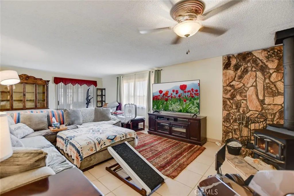 Additional image 36 of 21495 Minodoka Rd, Apple Valley, CA 92308