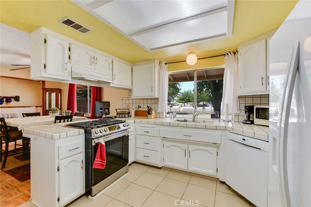 Additional image 10 of 21495 Minodoka Rd, Apple Valley, CA 92308