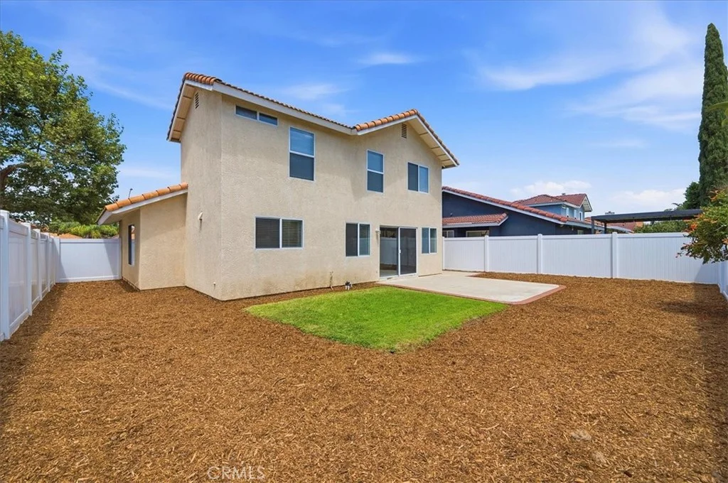19949 Silvercrest Ln, Riverside, CA 92508