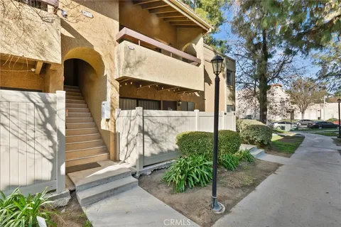 18752 Mandan Street Unit 1016, Canyon Country, CA MLS: SR25080328
