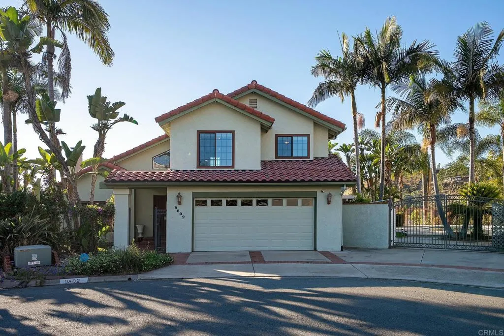 9802 Lyncarol Dr, La Mesa, CA 91941