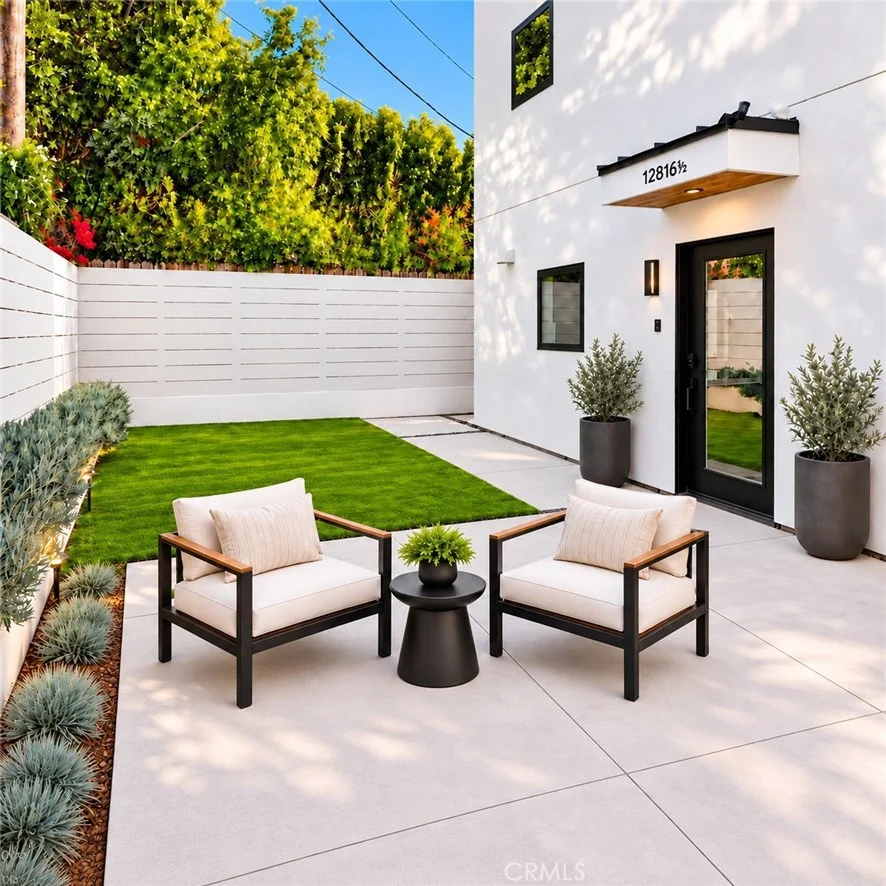 12816 Bloomfield Street, Studio City, CA 91604