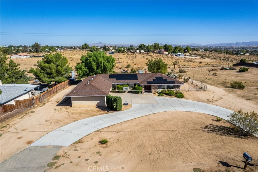 18572 Atlantic St, Hesperia, CA 92345 photo 3
