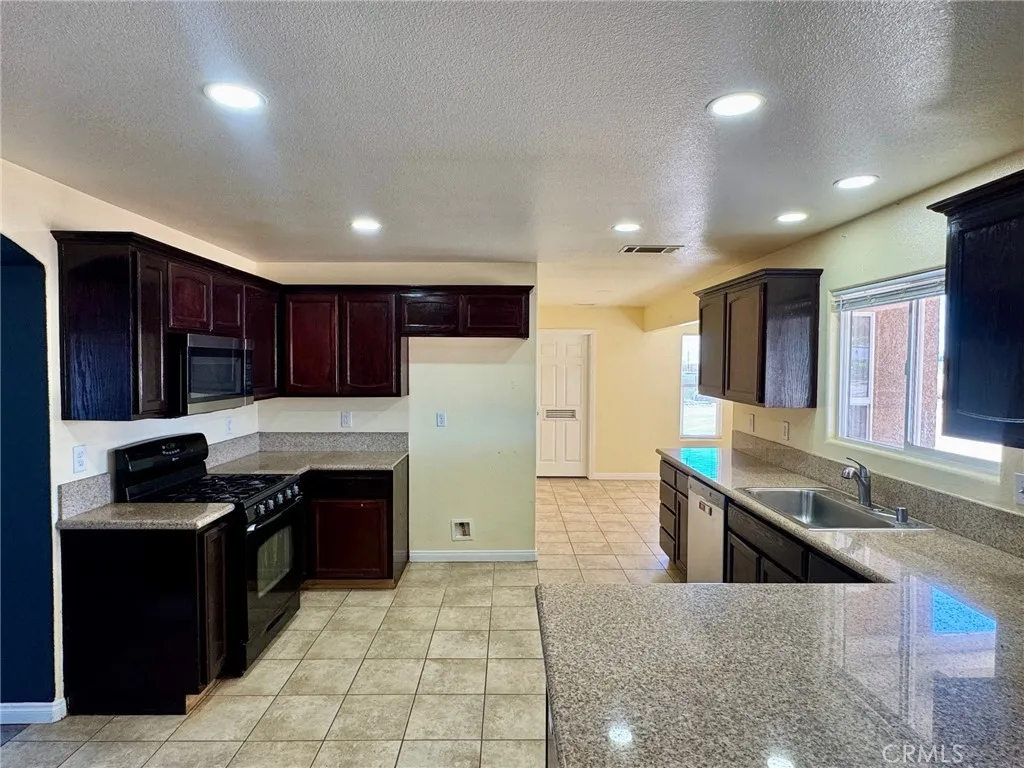 Additional image 35 of 8867 Gorgonio Road, Victorville, CA 92392
