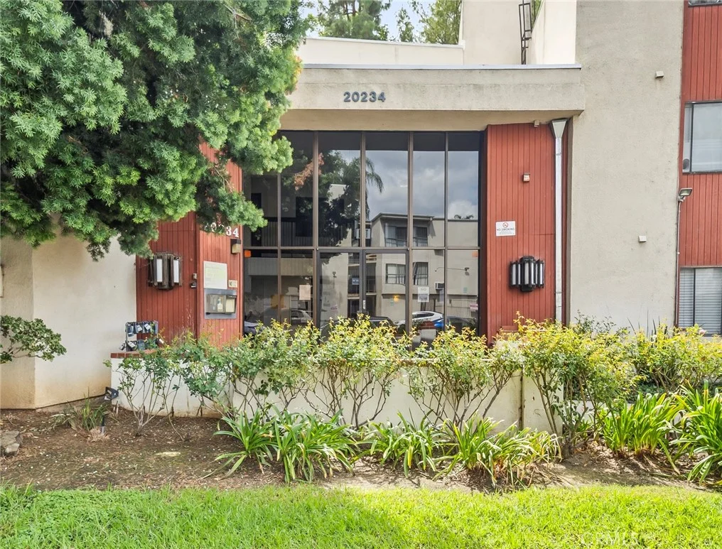 20234 Cantara Street Unit 224, Winnetka, CA 91306
