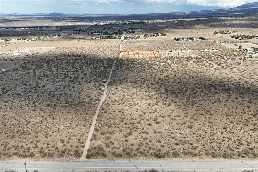 Ave V-12, Pearblossom, CA 93553 photo 2