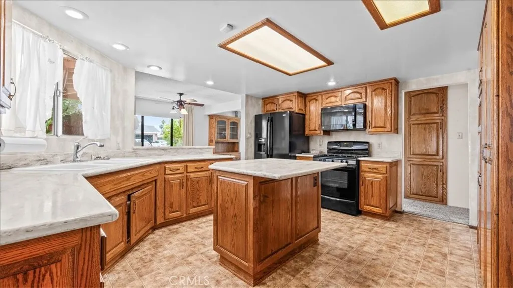 Additional image 13 of 27196 10th Street, Highland, CA 92346