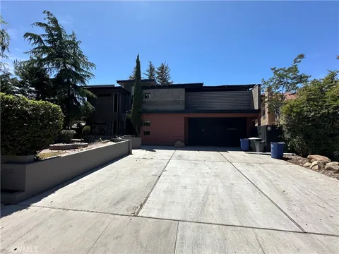 2513 Moffitt Way, Bakersfield, CA MLS: SR25106360