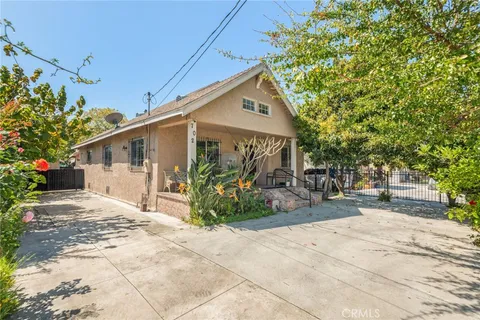 702 W 52nd Place, Los Angeles, CA 90037 - MLS#: ND25064502