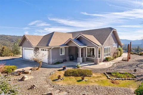 45500 Right Road, Ahwahnee, CA MLS: FR25054016