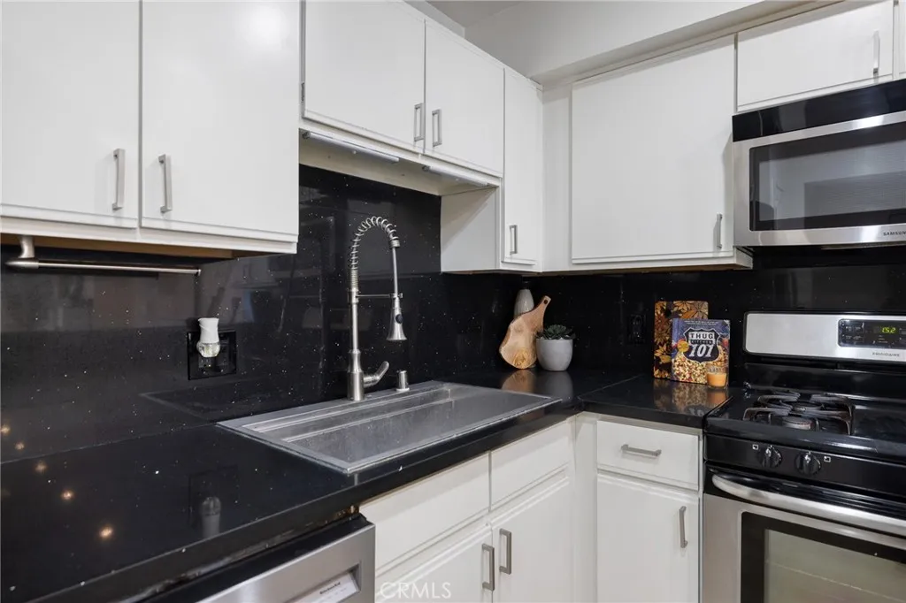 Additional image 55 of 1940 N Highland Avenue Unit 2, Los Angeles, CA 90068