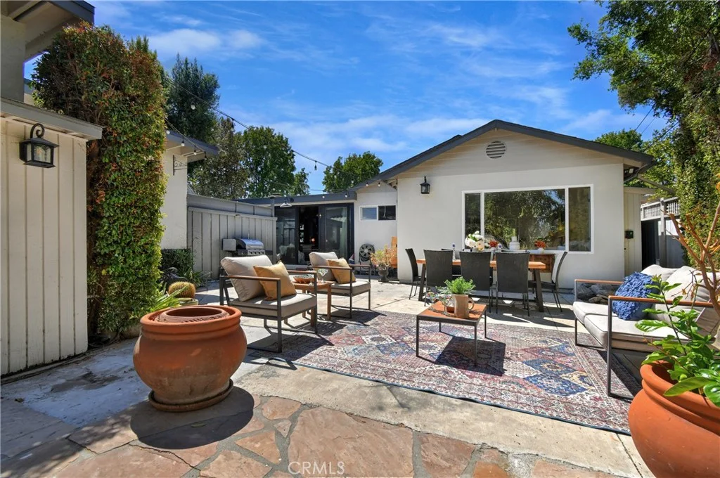 5546 Strohm Ave, North Hollywood, CA 91601