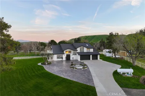 10711 Round Mountain Road, Bakersfield, CA MLS: SR25095547