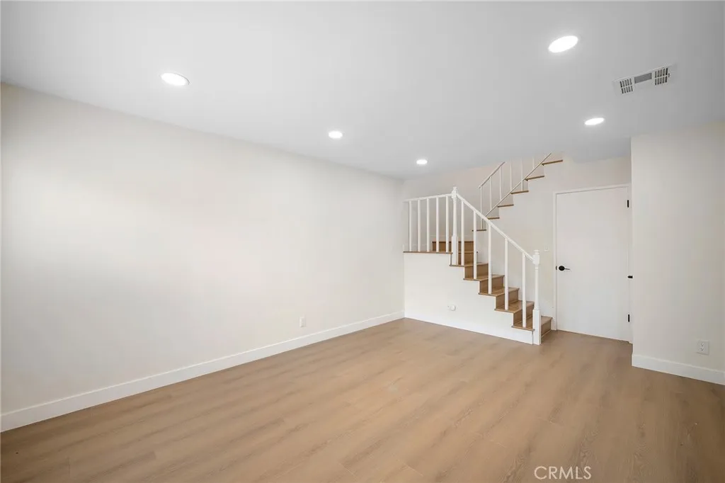 Additional image 5 of 8601 Sunland Boulevard Unit 5, Sun Valley, CA 91352