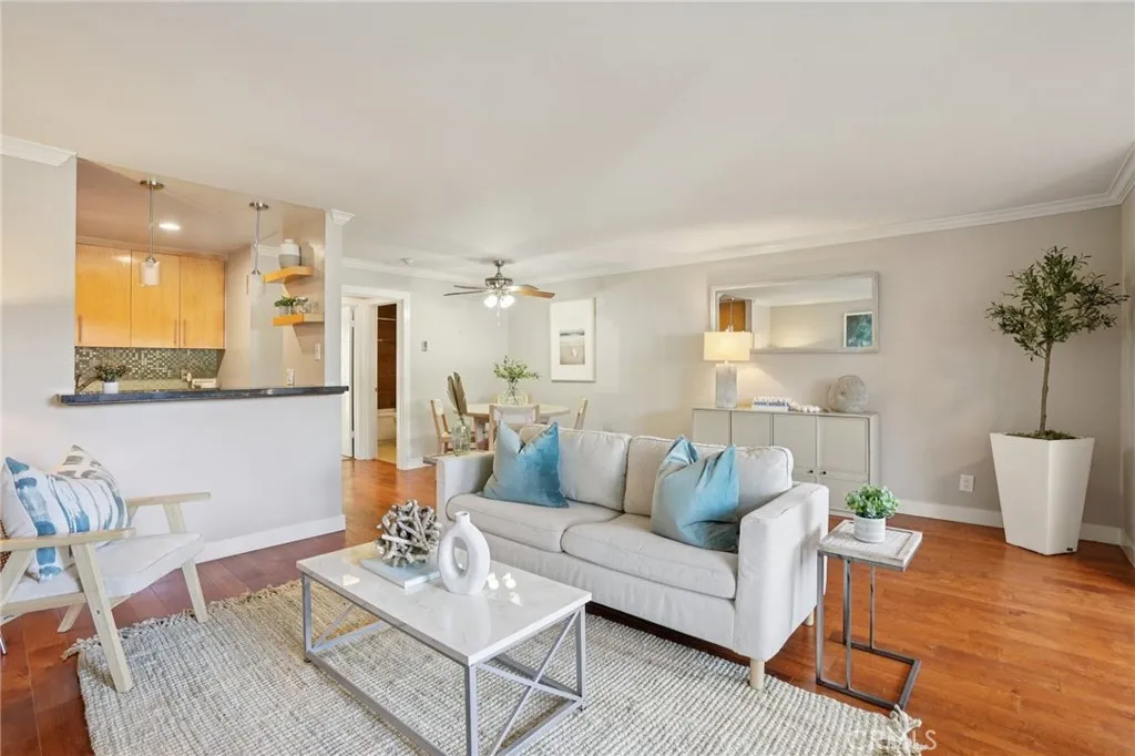 Additional image 8 of 641 S Prospect Avenue Unit 103, Redondo Beach, CA 90277