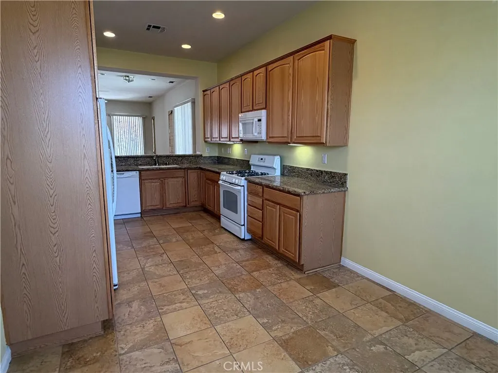 Additional image 4 of 19469 Del Ray Rd, Apple Valley, CA 92308