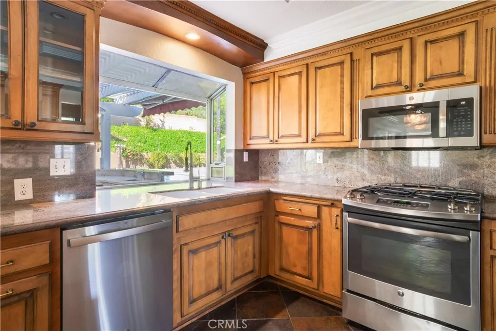 Additional image 13 of 28340 Pino Pl, Highland, CA 92346